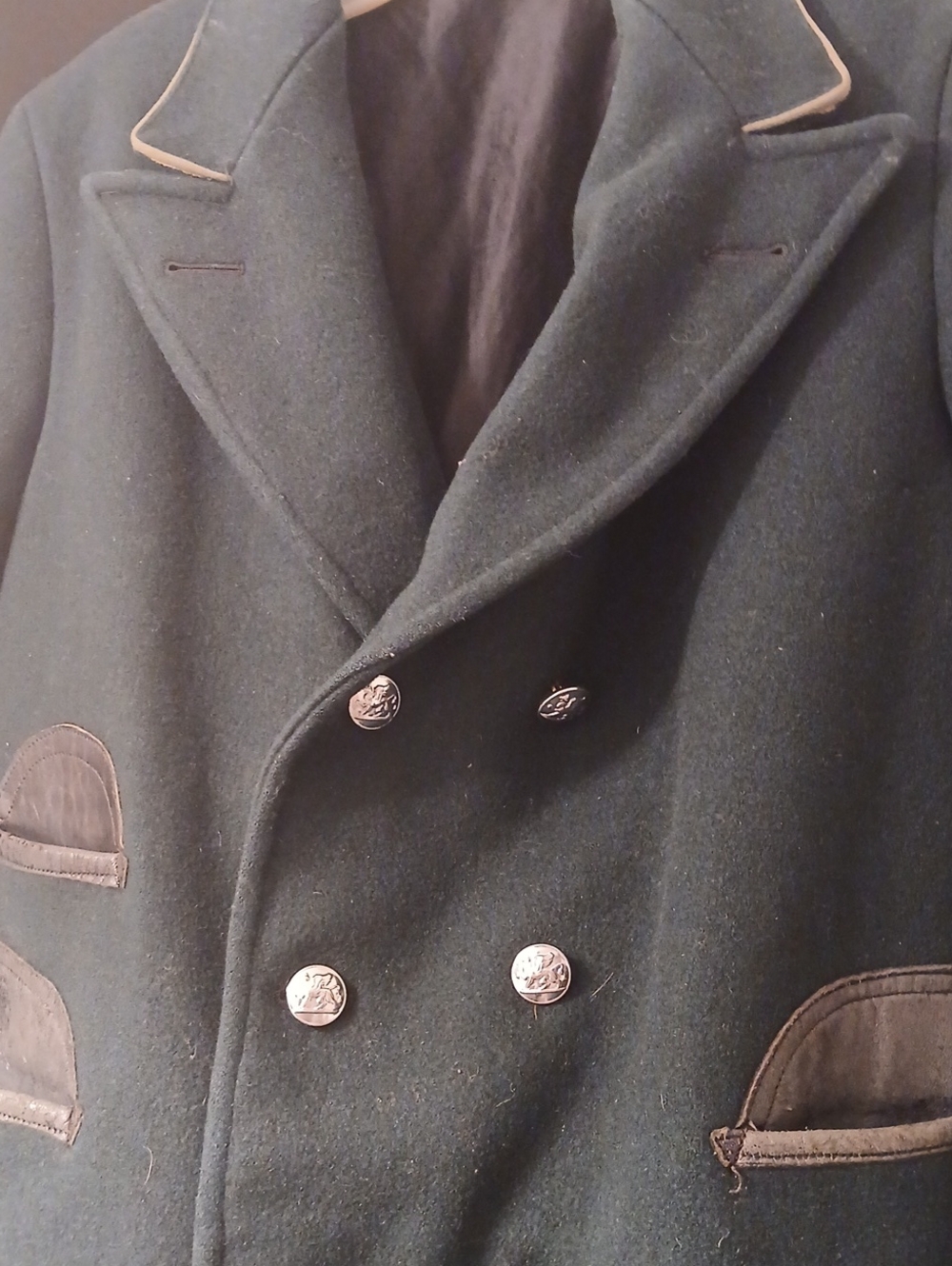 Vintage European Wool Coat With Leather Pocket Trim And Cuffs - Picture 7 of 7